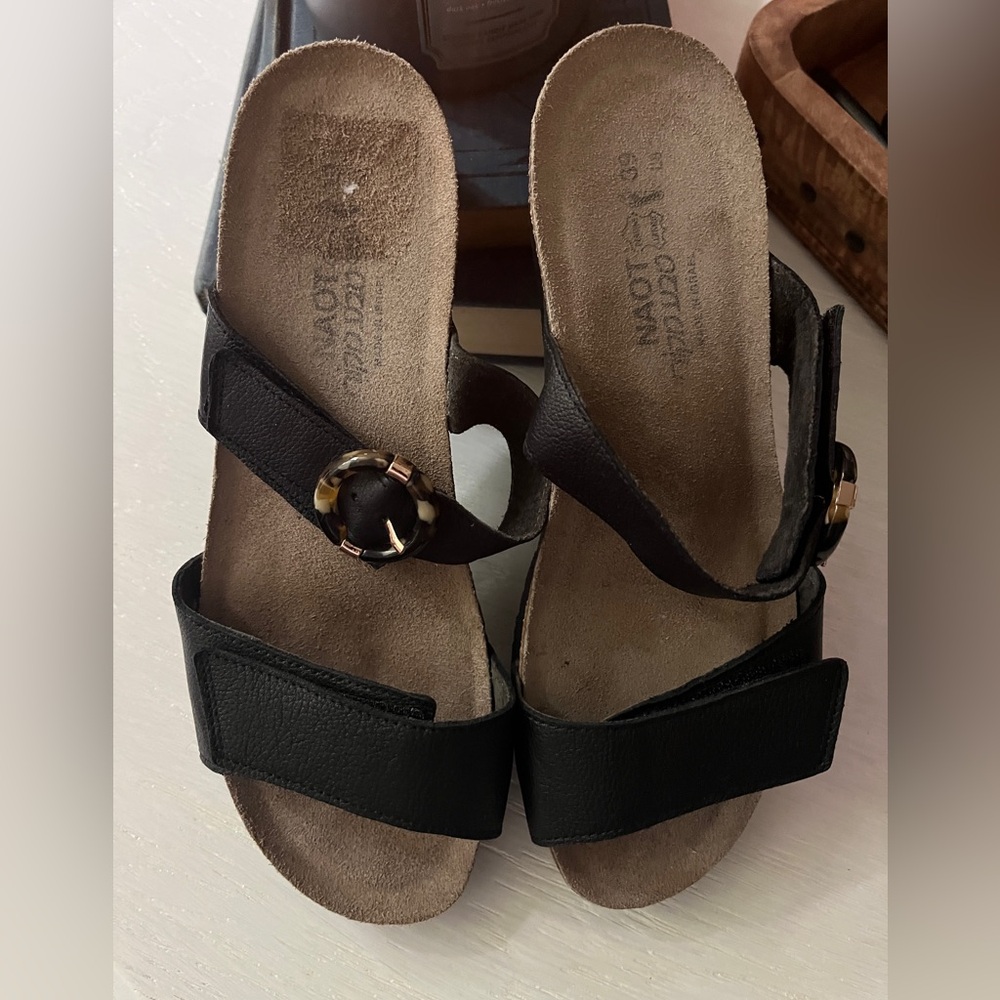 NAOT - Anabel Sandal - effortless slide sandal buckle Accent size 39 nwot - Picture 4 of 5